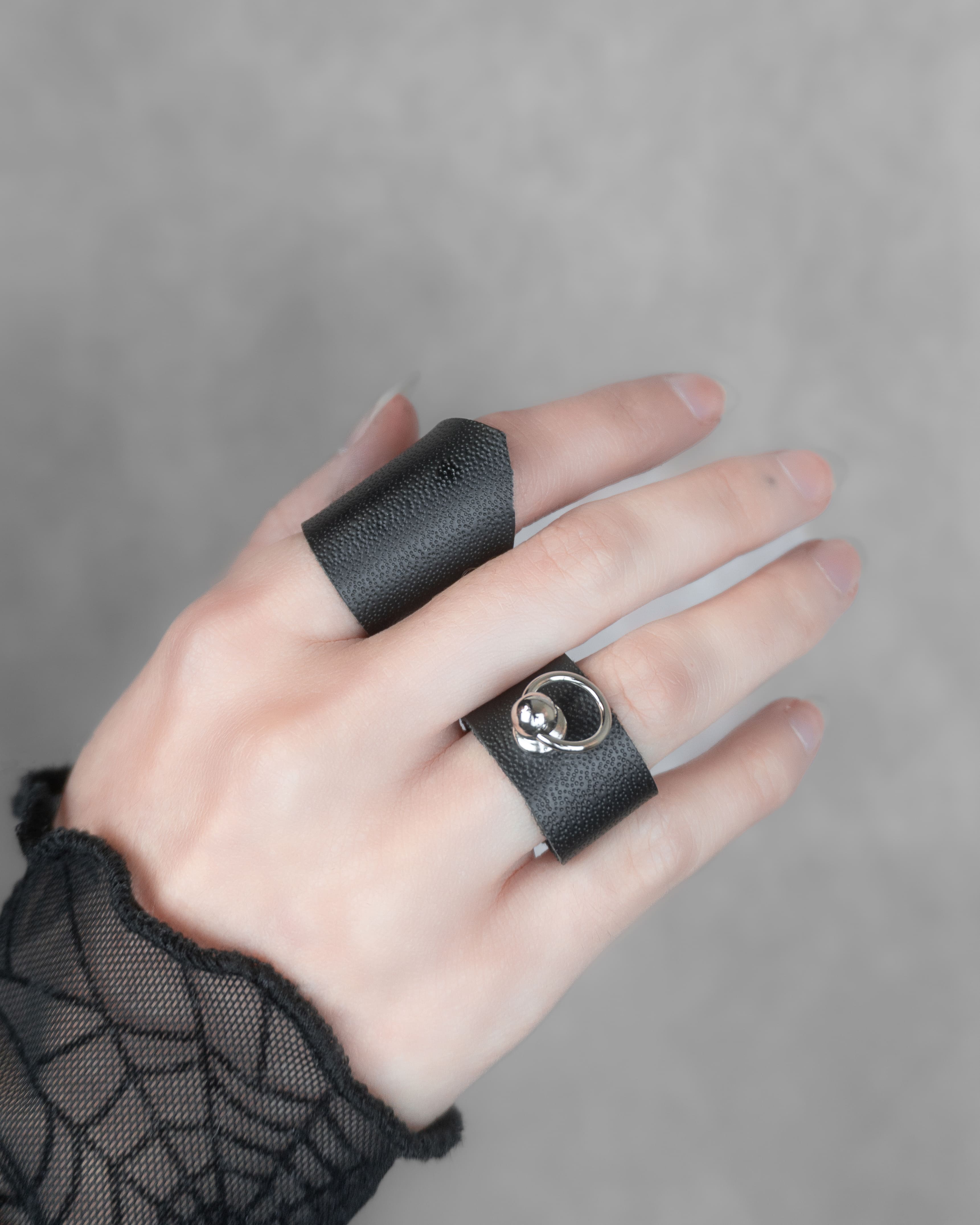 Garr y Skorn | 2 Anillos