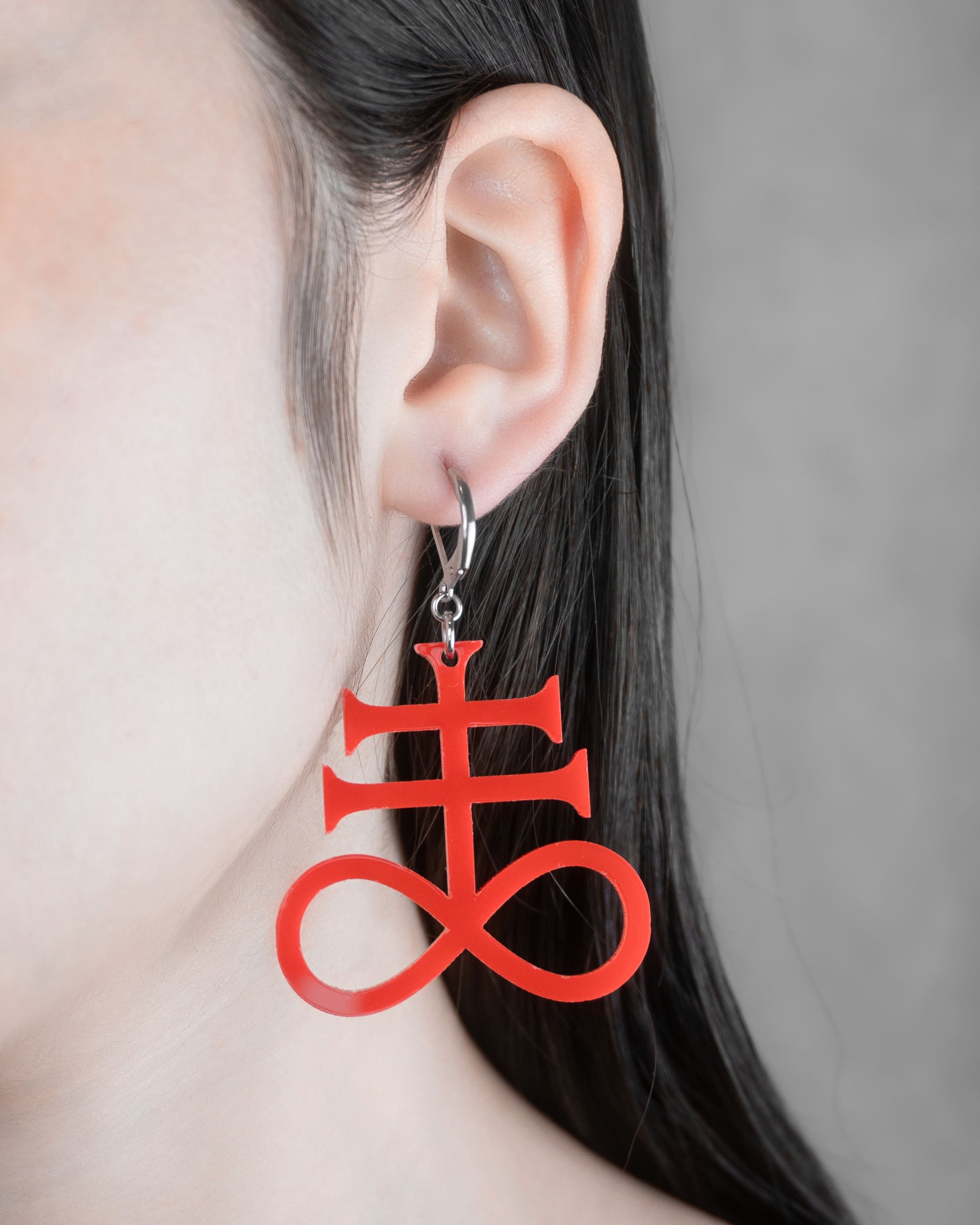 Leviathan Cross | Aritos y Collar