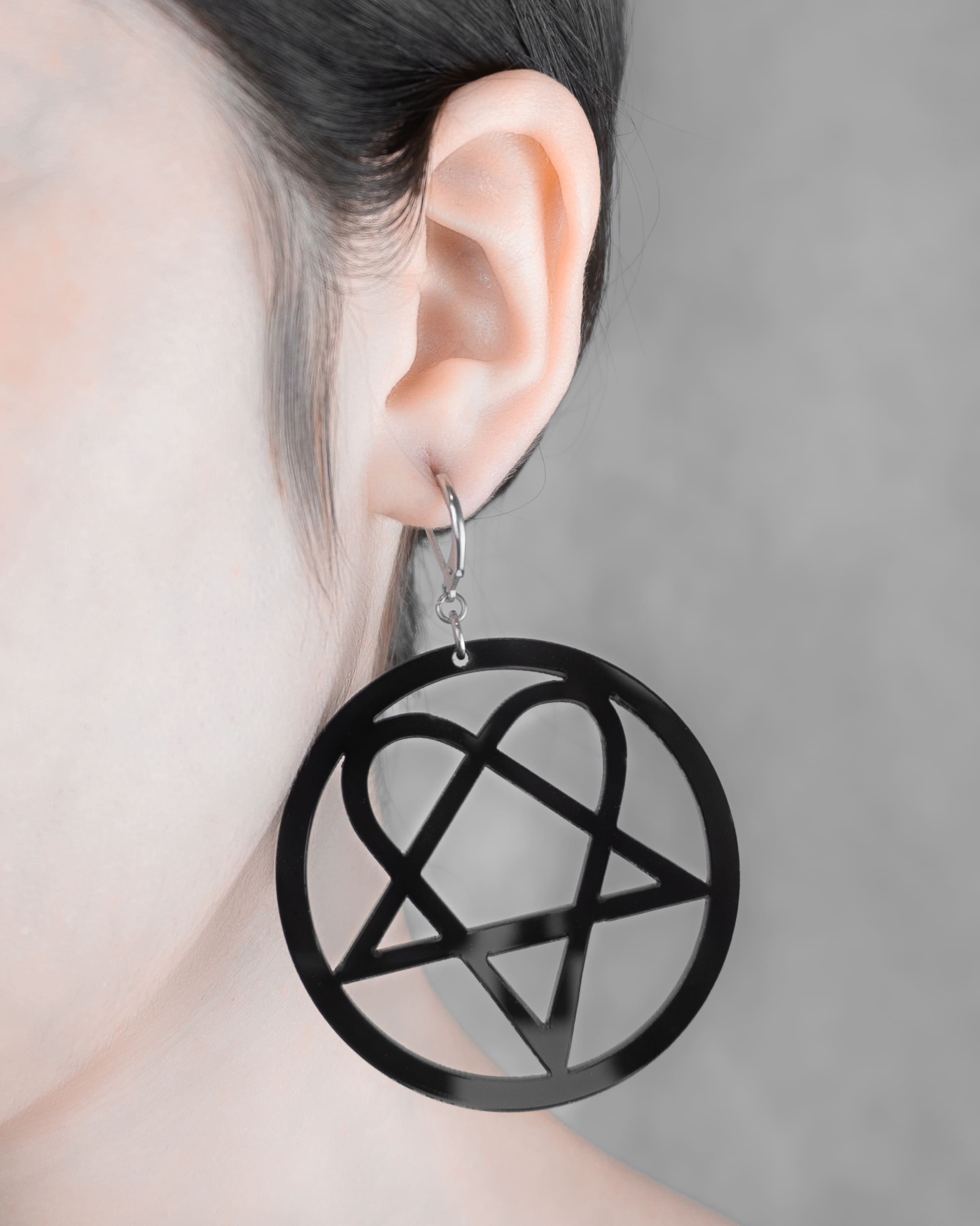 Heartgram / HIM | Aritos