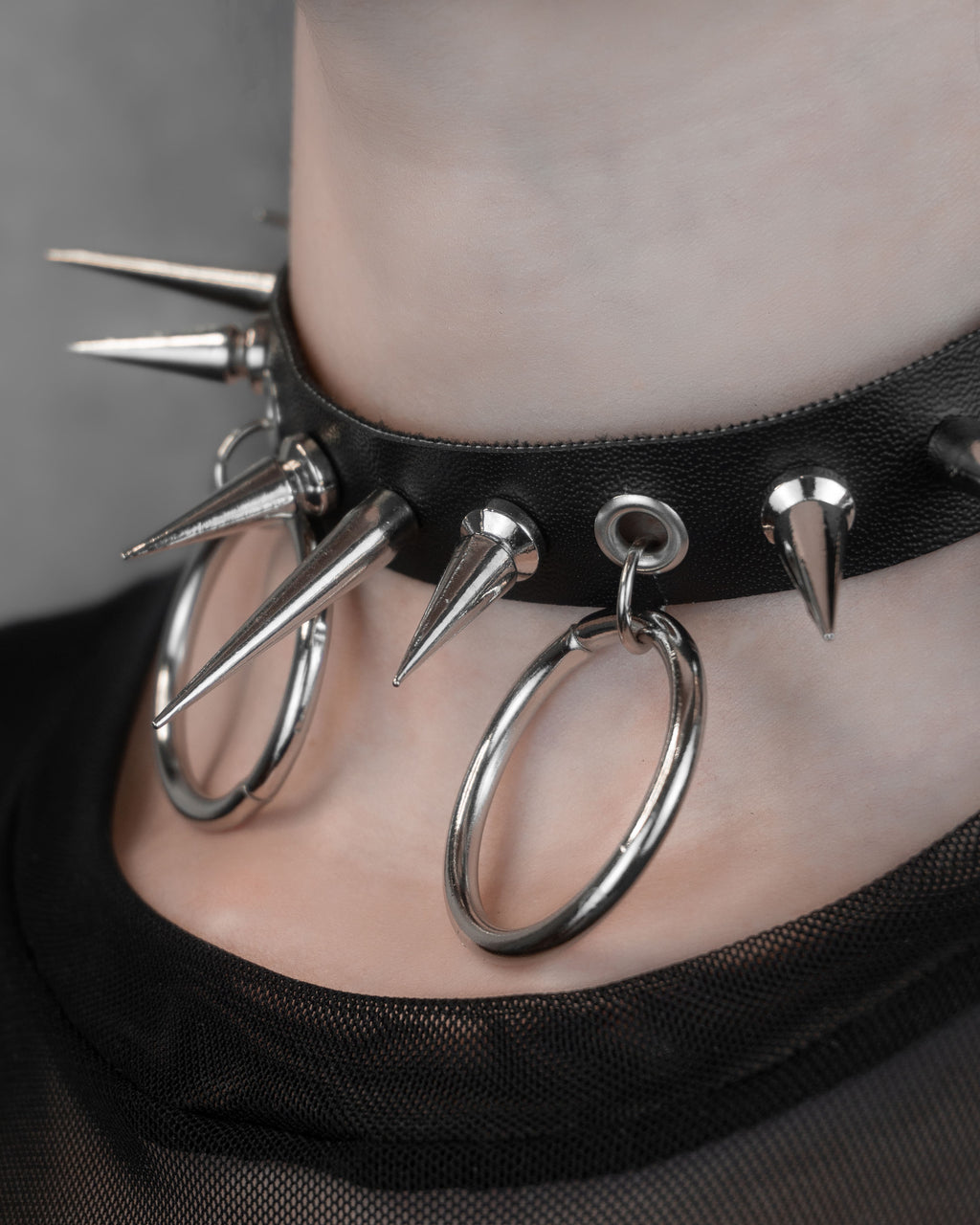 Grave | Choker