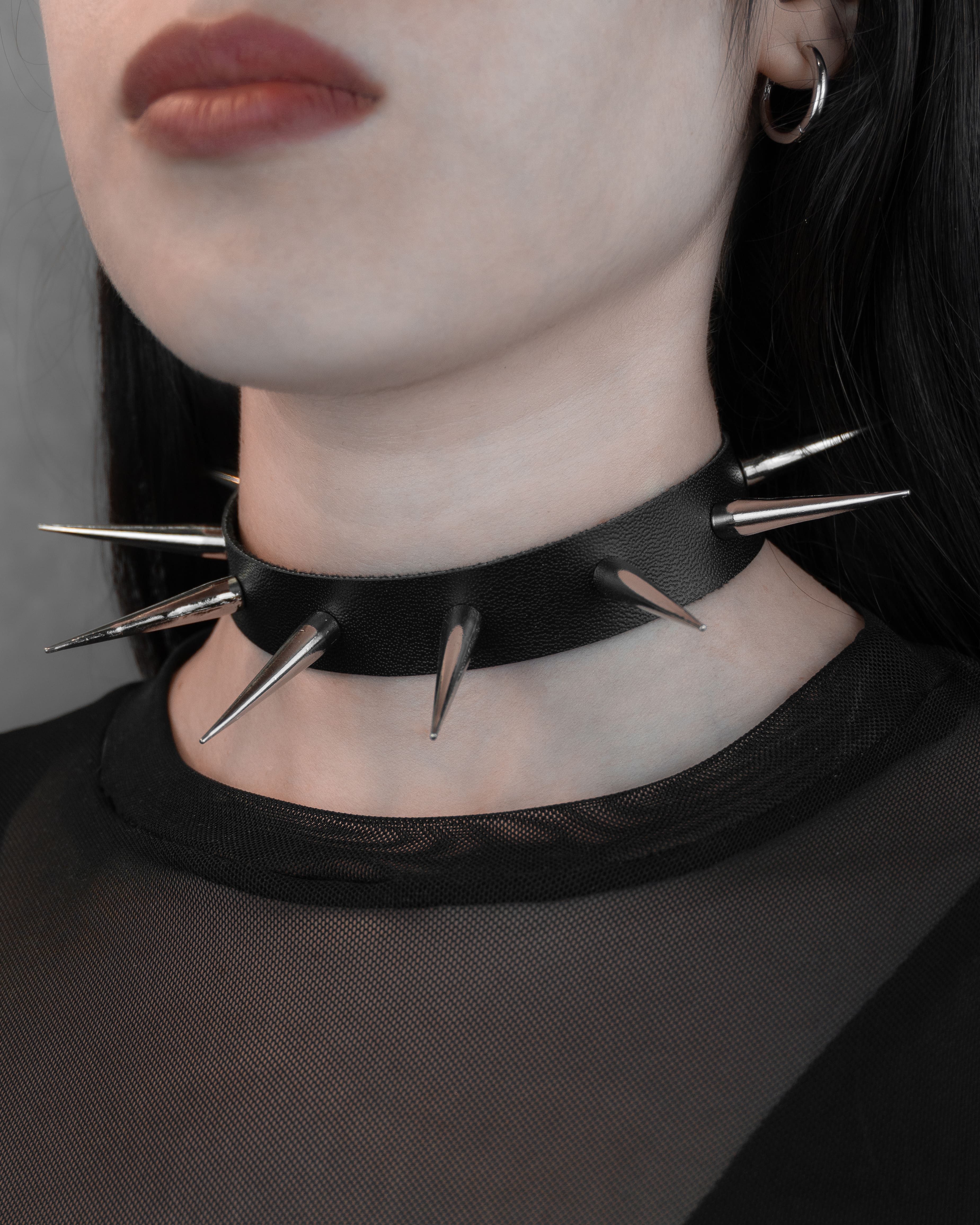Spikes 4 | Choker