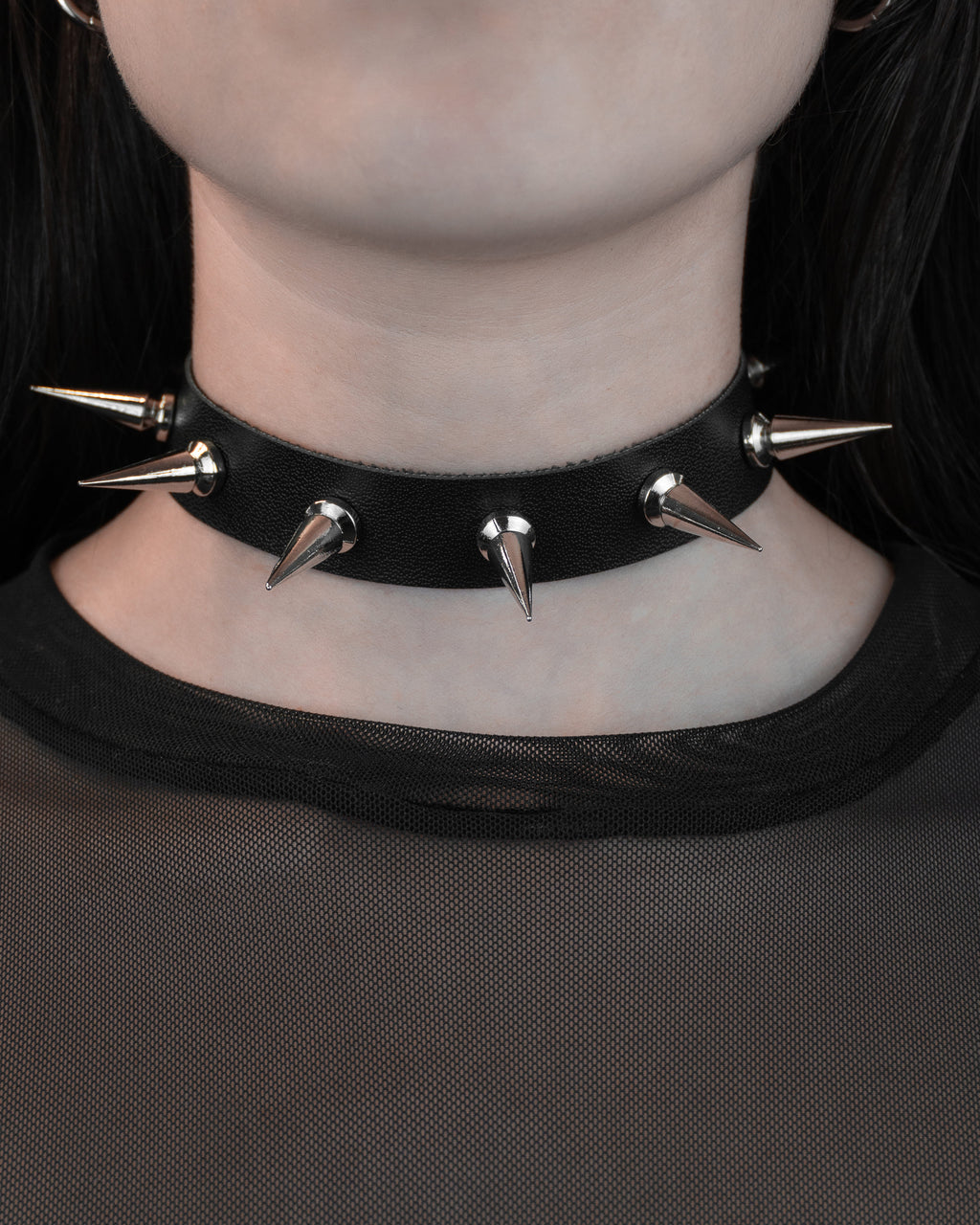 Spikes 2.5 |  Choker