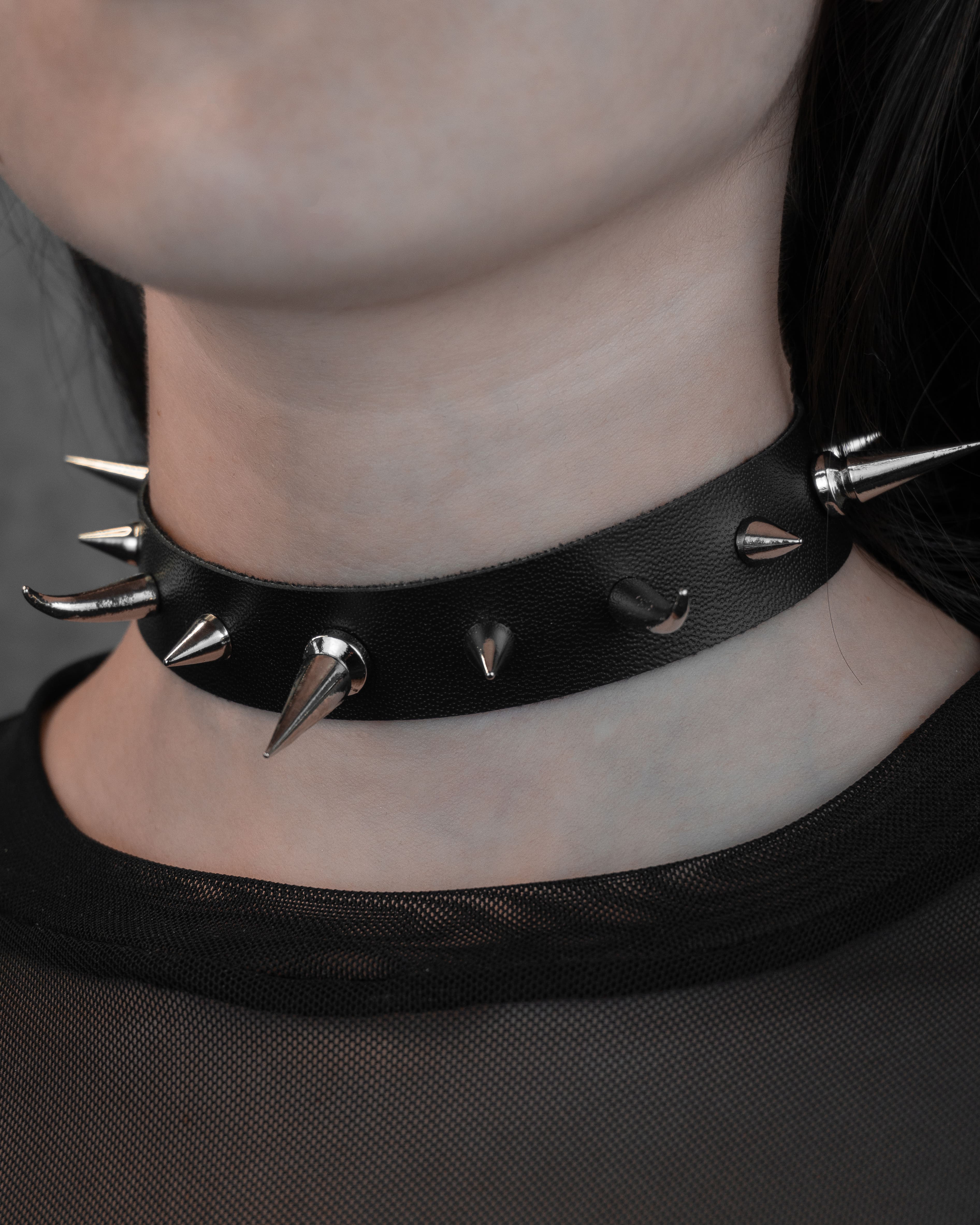 Fang | Choker