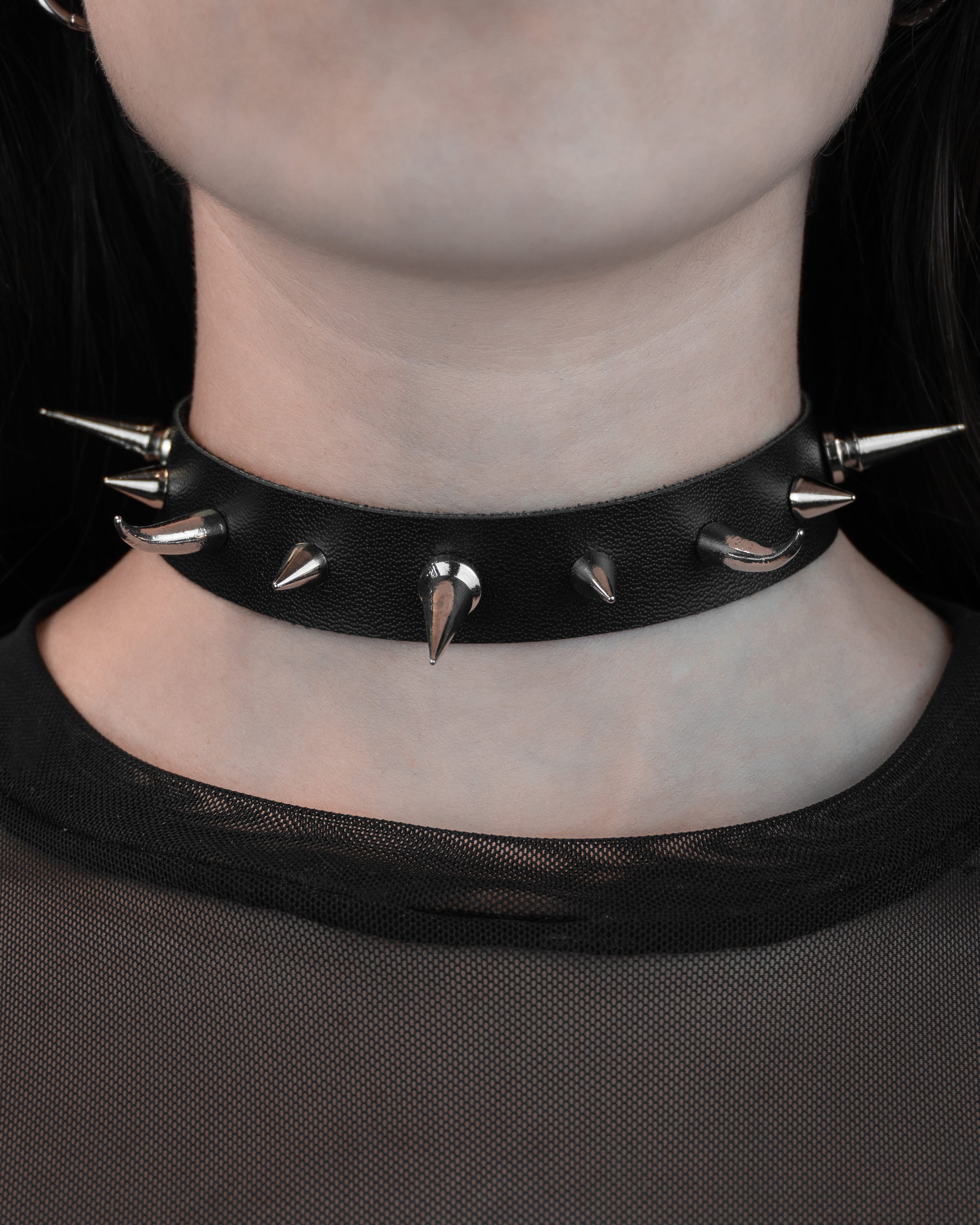 Fang | Choker