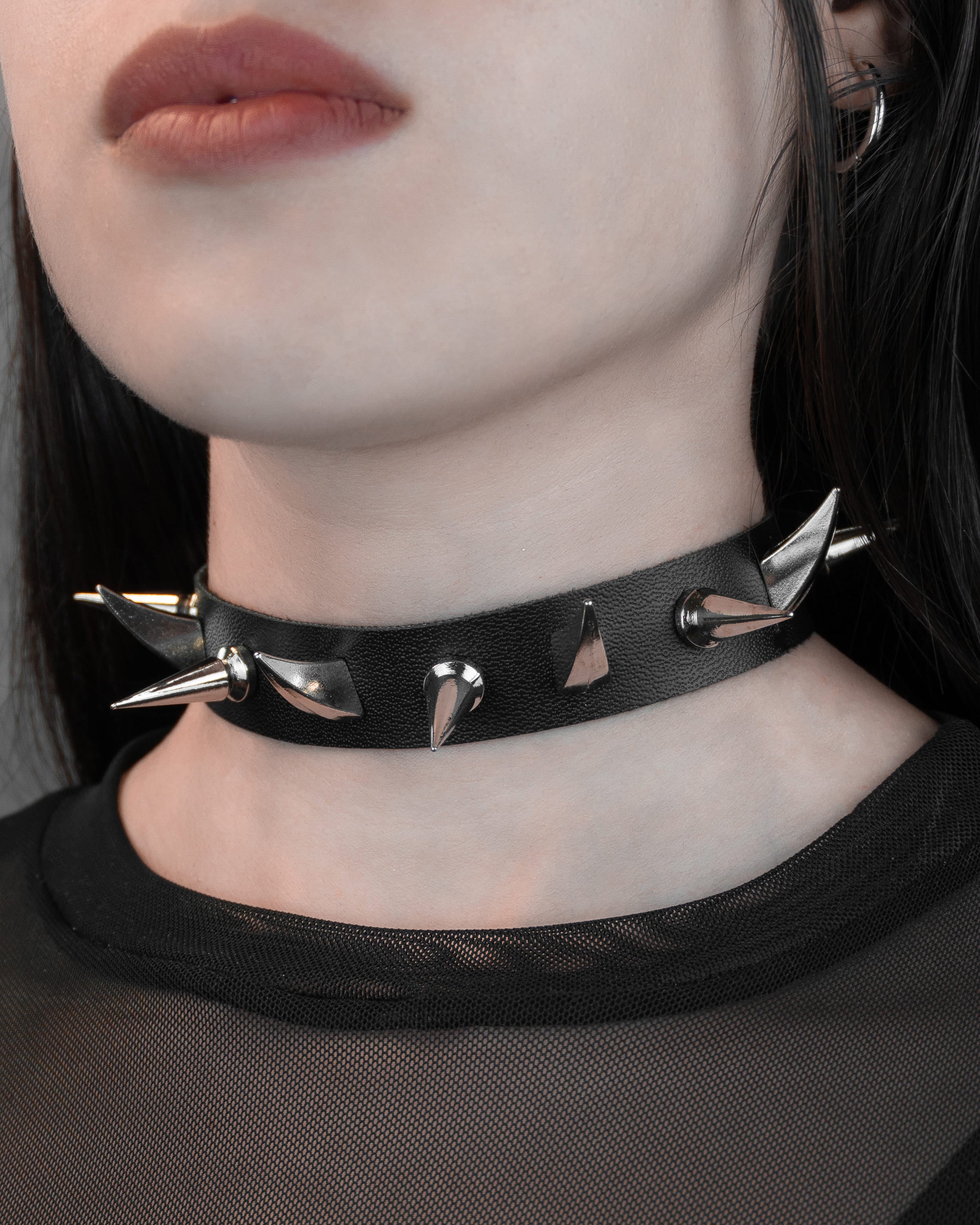 Shade | Choker Taches