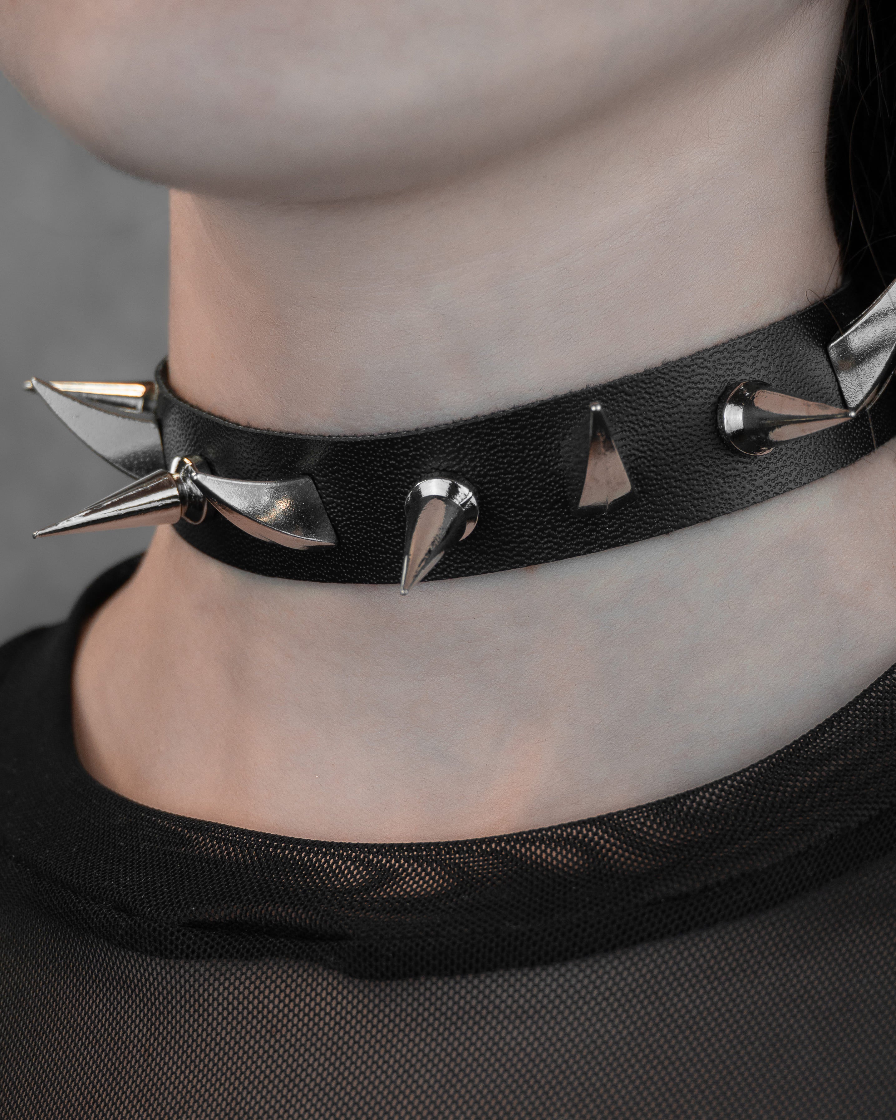 Shade | Choker Taches