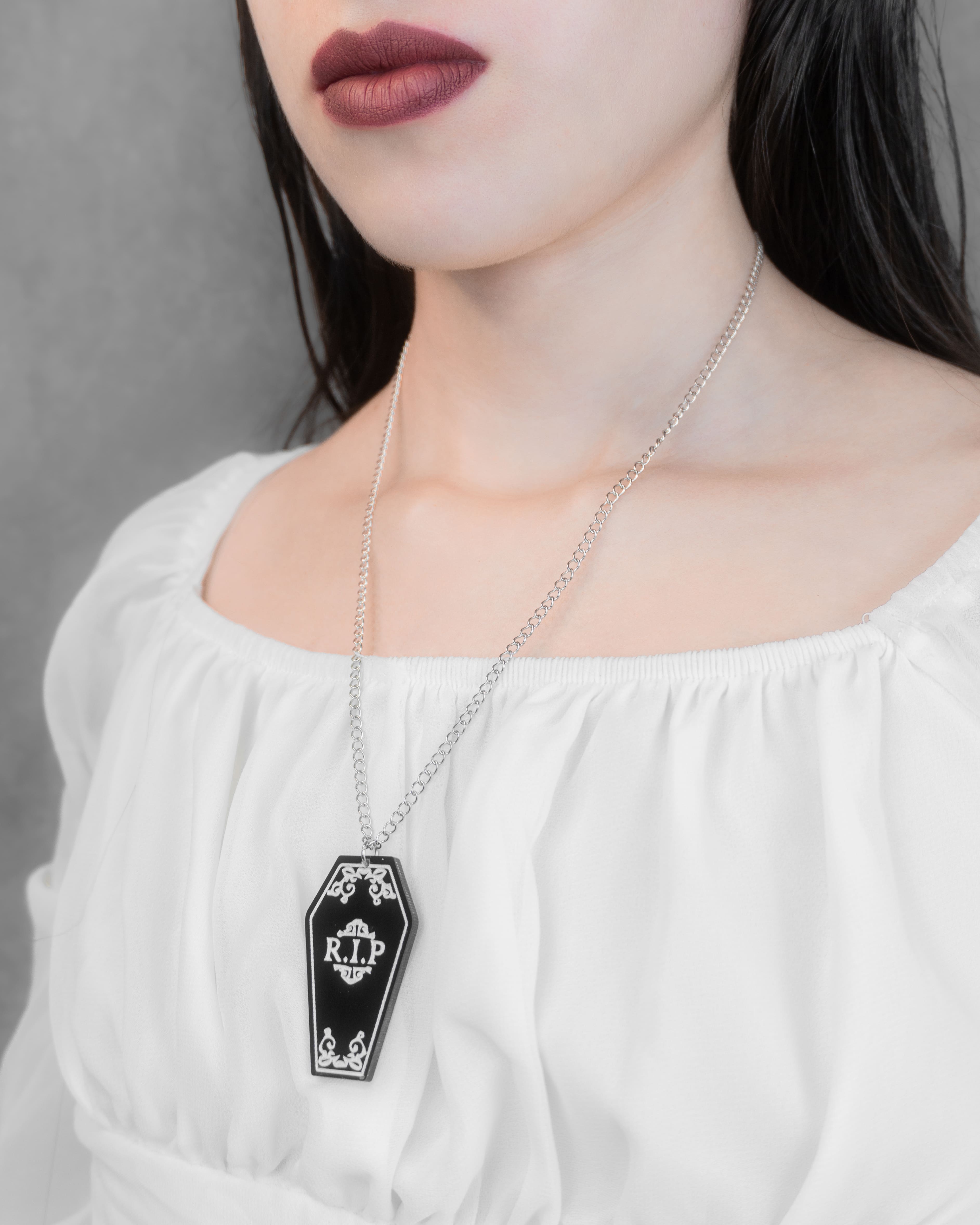 Ataud | Aritos y Collar