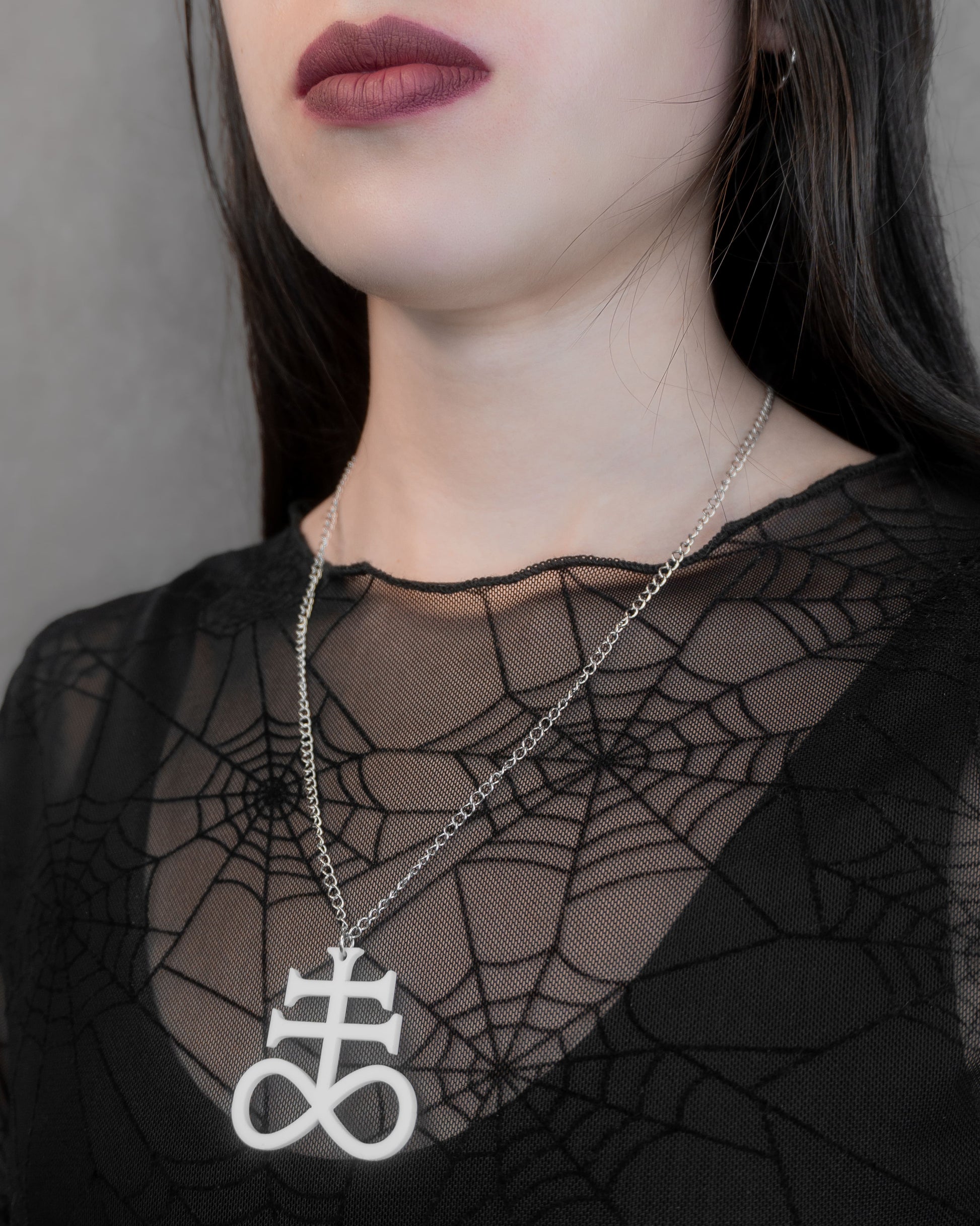 Leviathan Cross | Aritos y Collar