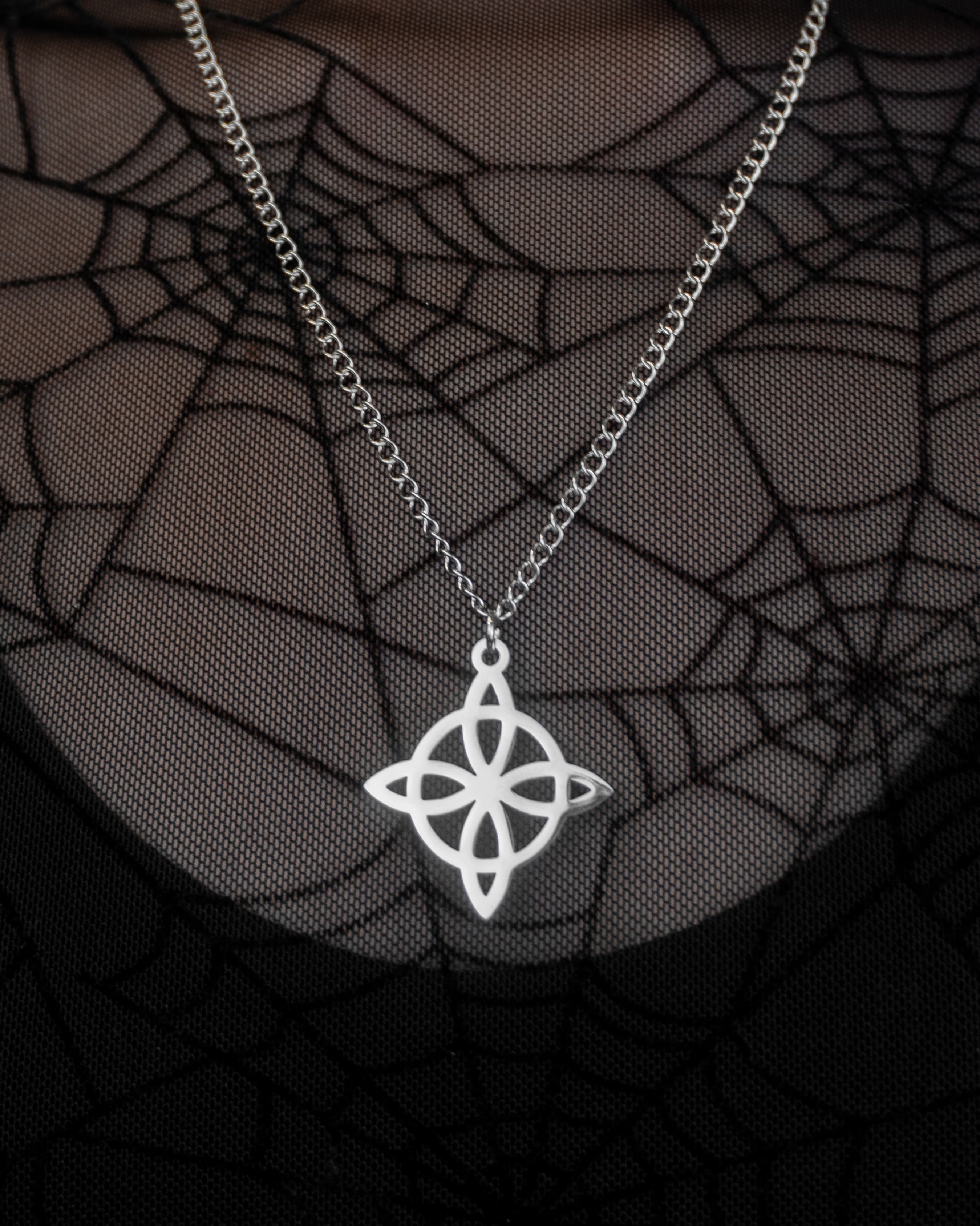 Nudo de Bruja (Acero Inoxidable) | Aritos y Collar