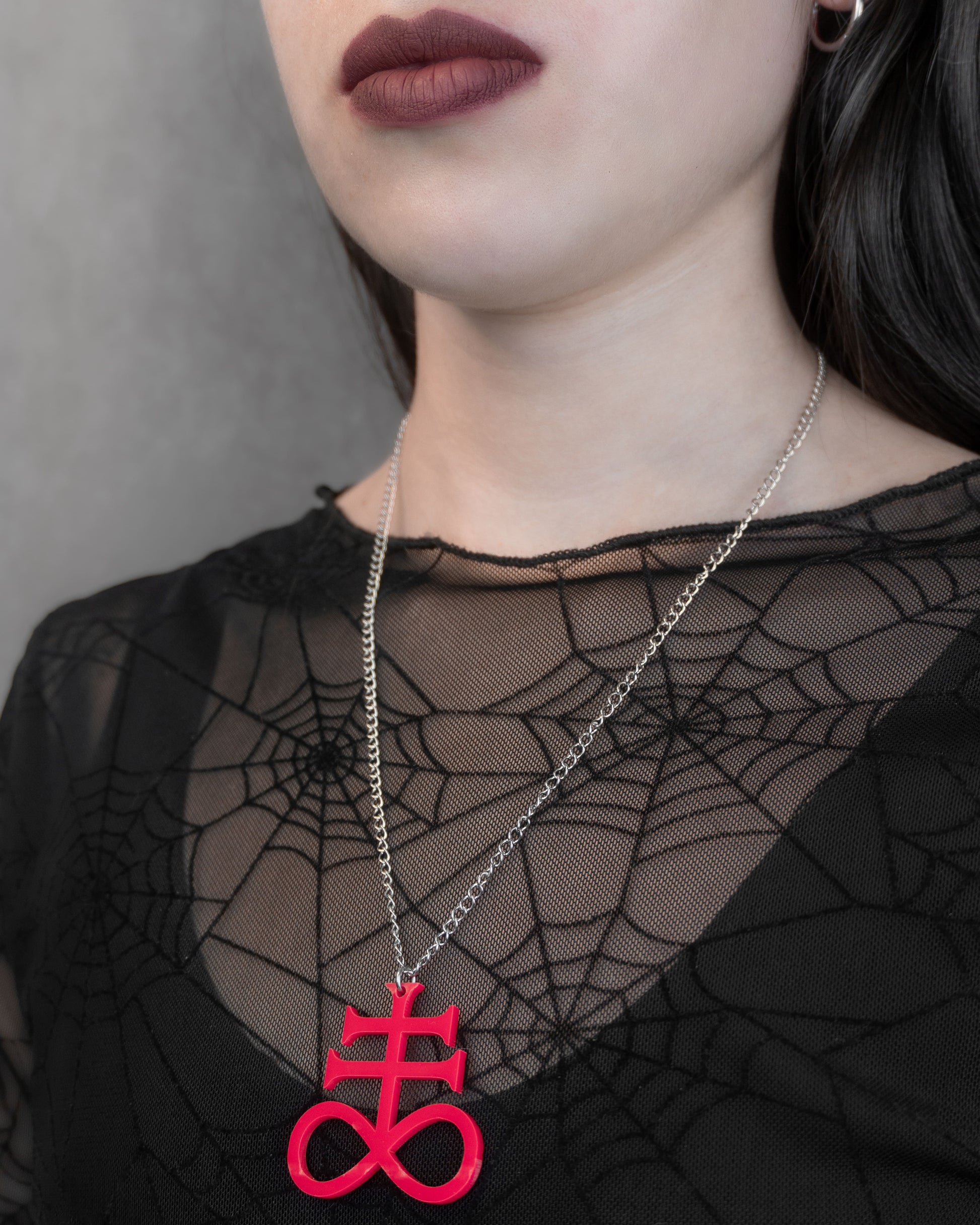 Leviathan Cross | Aritos y Collar