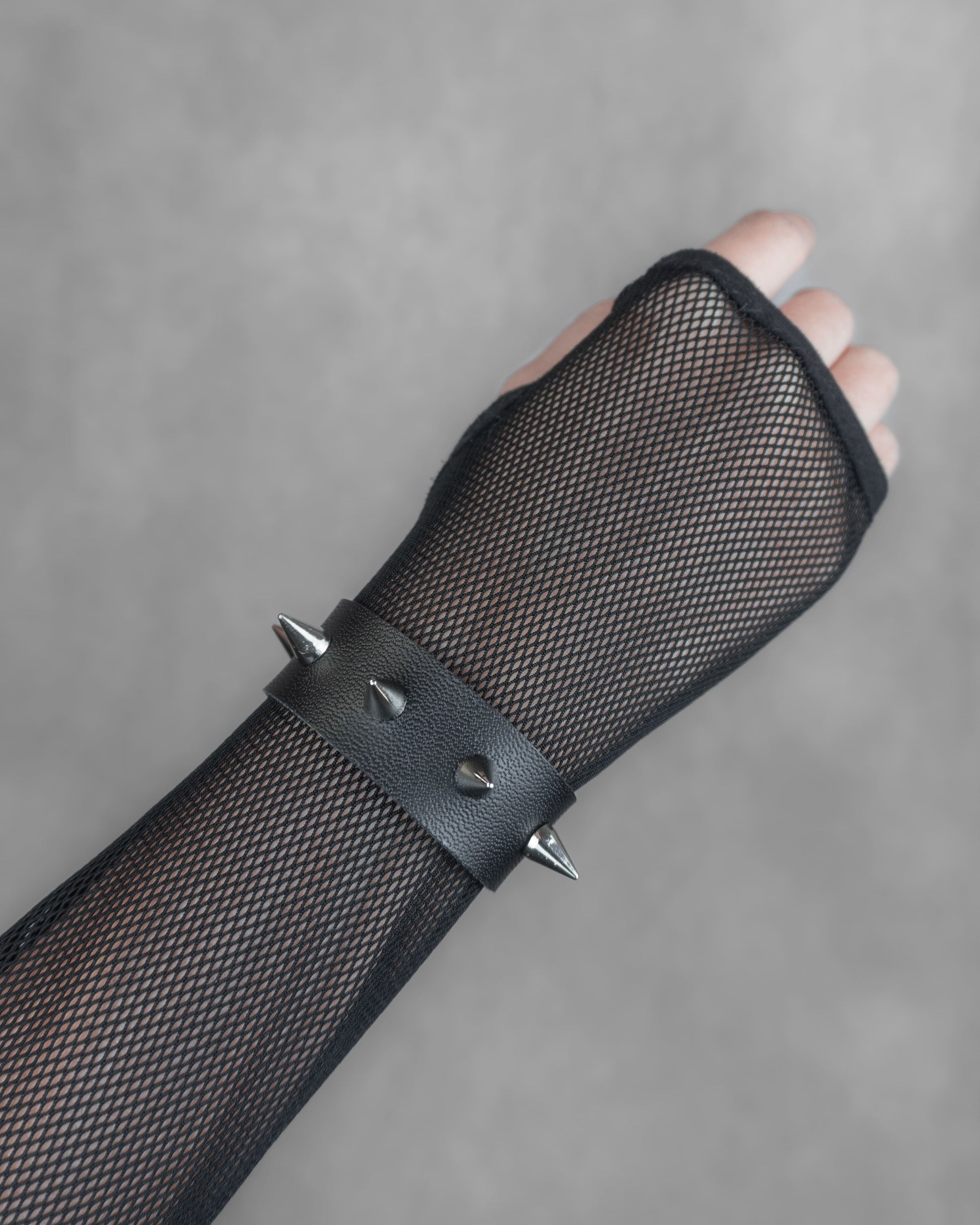 Mini Studs | Manilla