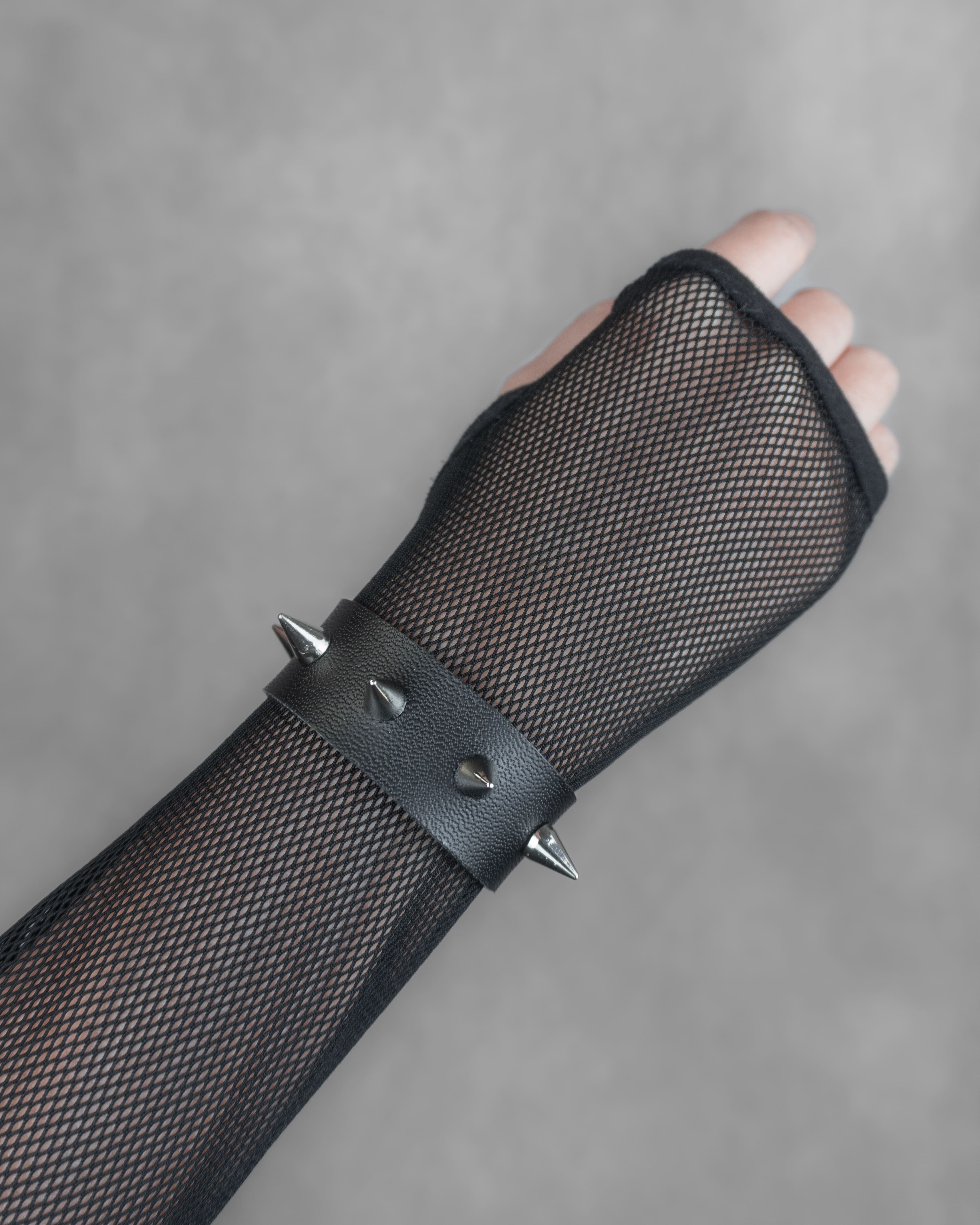 Mini Studs | Manilla