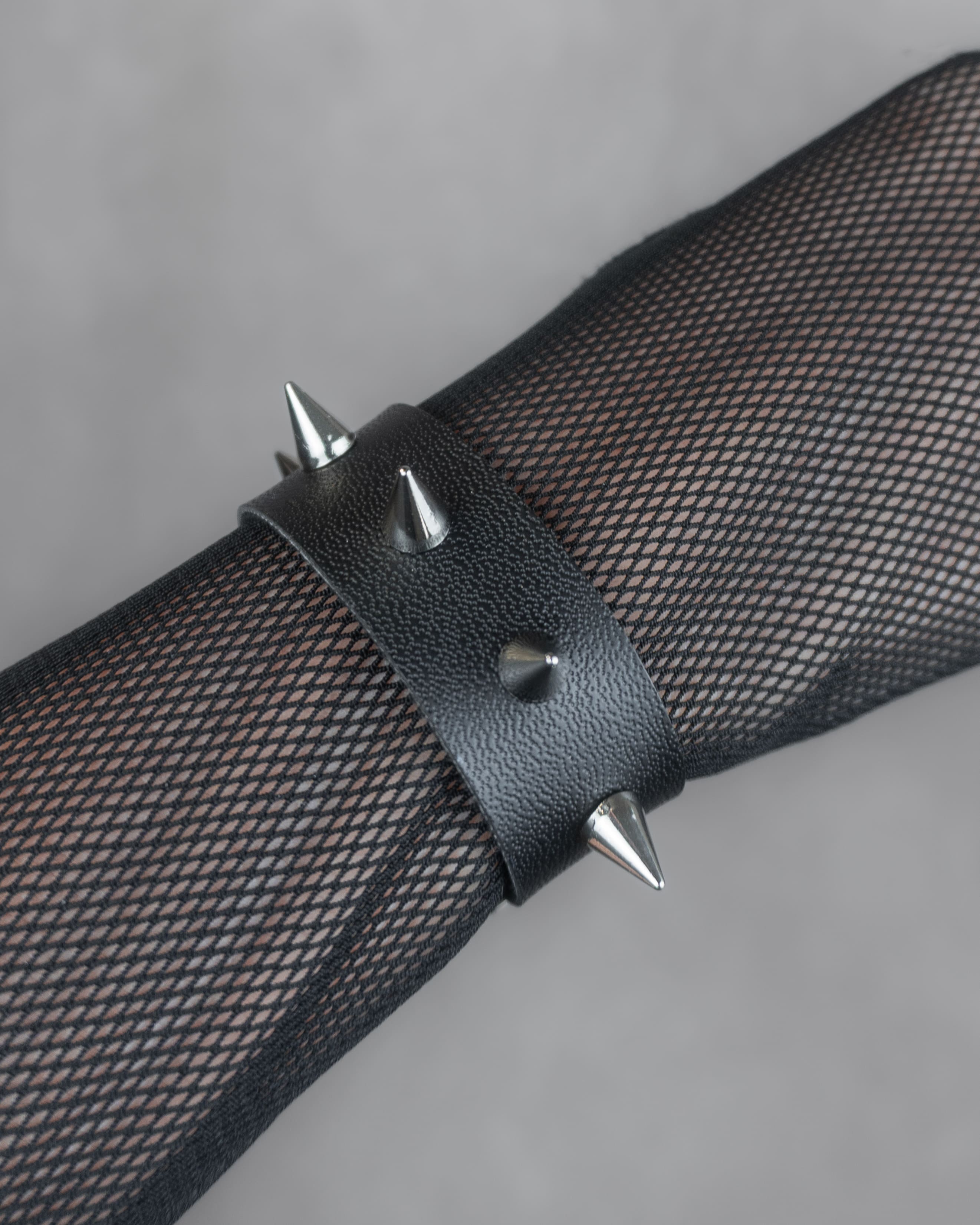 Mini Studs | Manilla